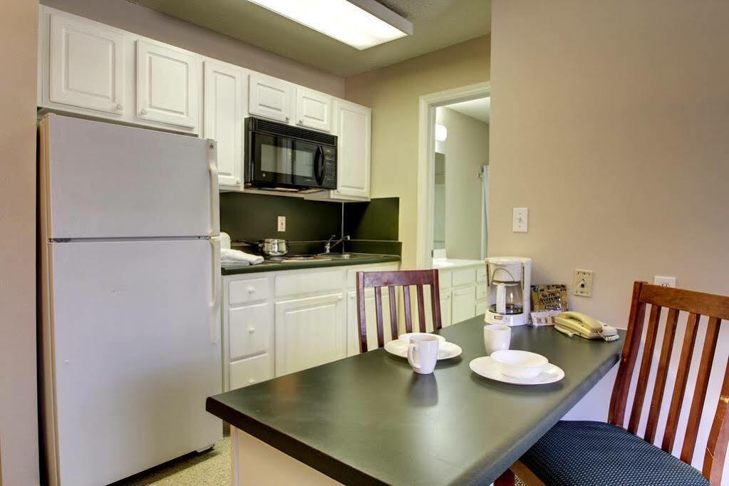 Intown Suites Extended Stay High Point Nc Εξωτερικό φωτογραφία